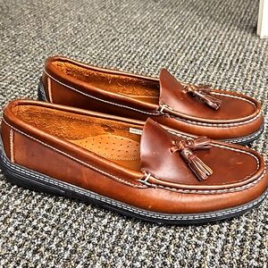 Handsewn Company Women's  Fringe Tassel Leather Loafers Size 8M Non-slip Rubber